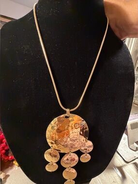 Hammered Gold Disc Cascade Pendant Necklace - Women Jewelry